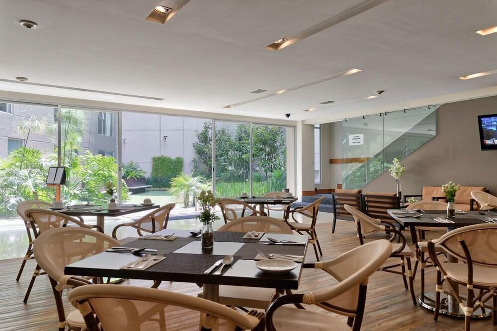 Ventura Hotel & Suites Interlomas Mexico City Exterior photo